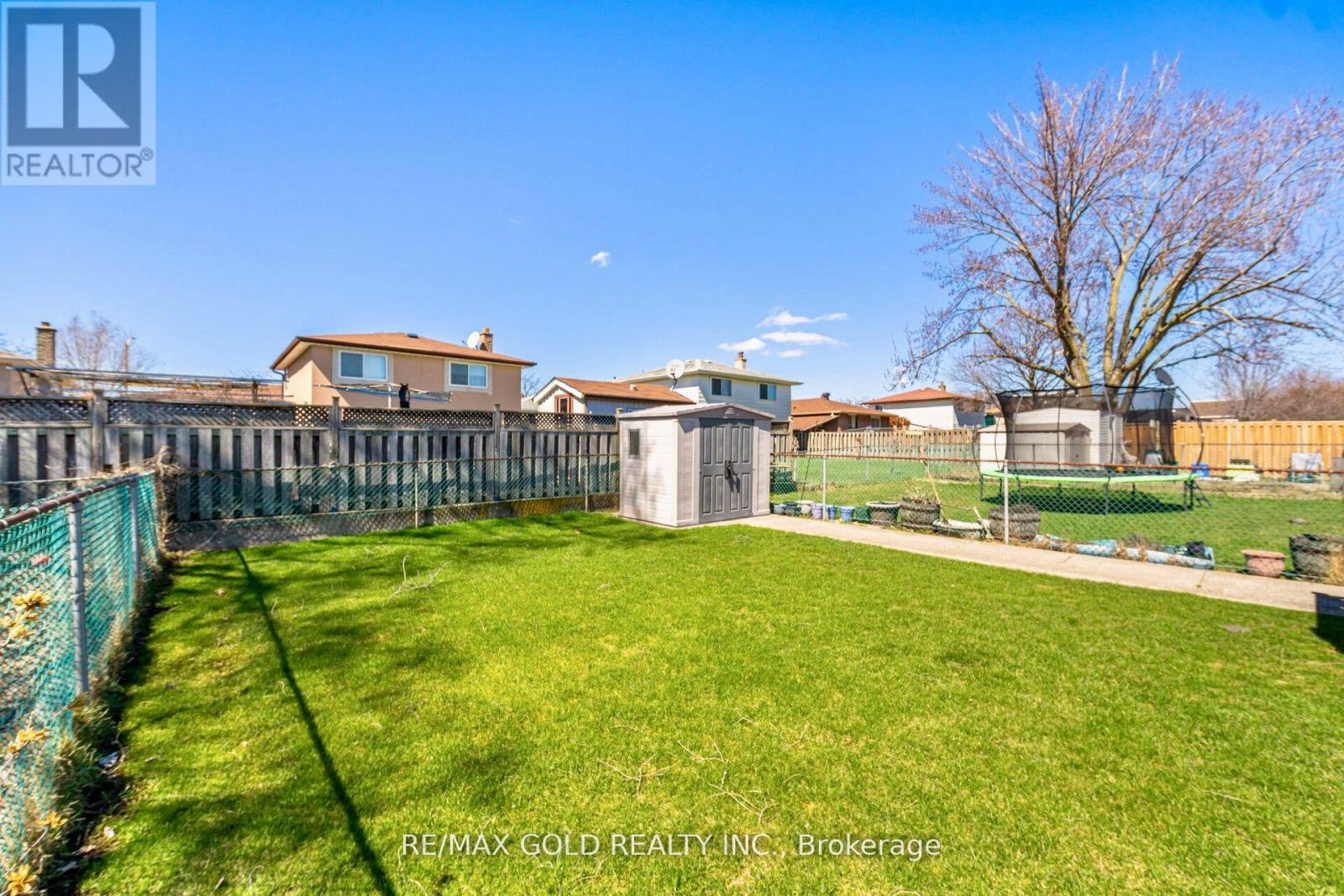 877 Consort Crescent, Mississauga, Ontario  L5C 1J8 - Photo 43 - W13249206