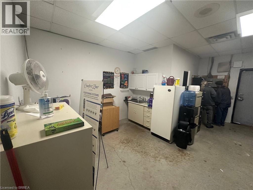 750 Colborne Street E Unit# 2, Brantford, Ontario  N3S 3S1 - Photo 7 - 40829506