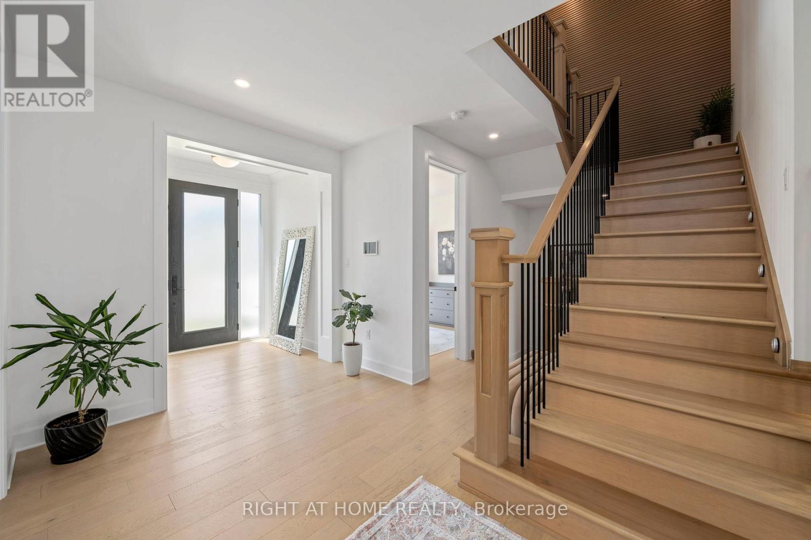 372 Manhattan Drive, London South, Ontario  N6K 0L5 - Photo 3 - X13249044
