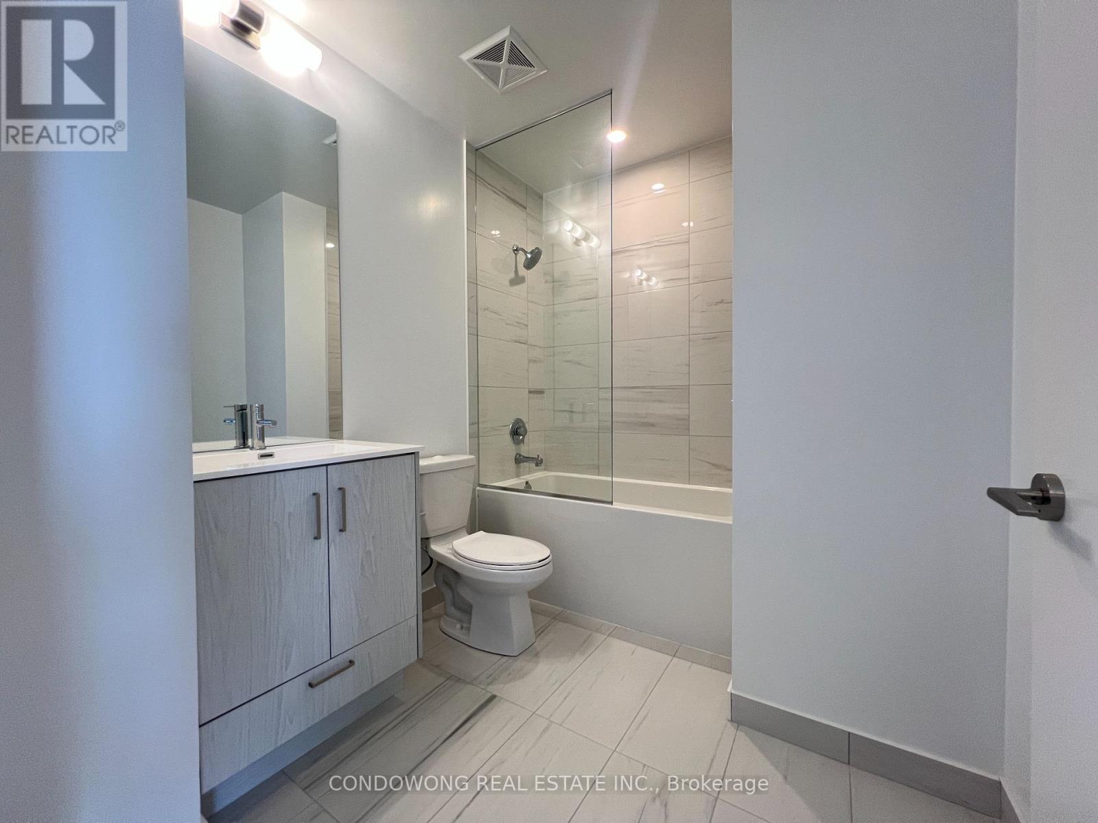 2515 - 180 Front Street E, Toronto, Ontario  M5A 0A9 - Photo 5 - C13243416