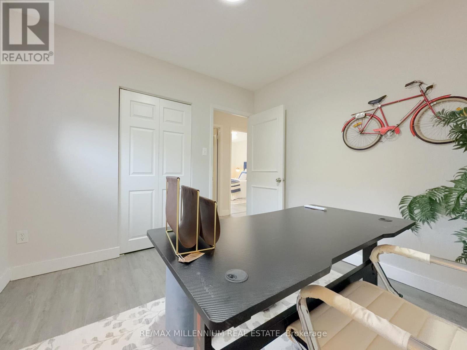 120 Duncanwoods Drive, Toronto, Ontario  M9L 2E1 - Photo 19 - W13218462