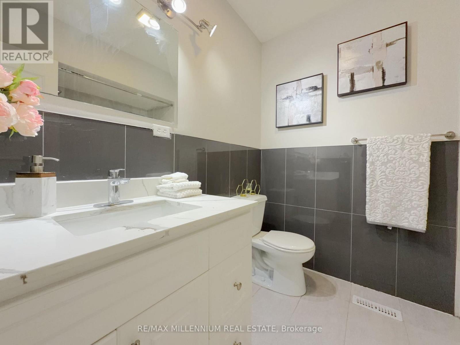 120 Duncanwoods Drive, Toronto, Ontario  M9L 2E1 - Photo 15 - W13218462