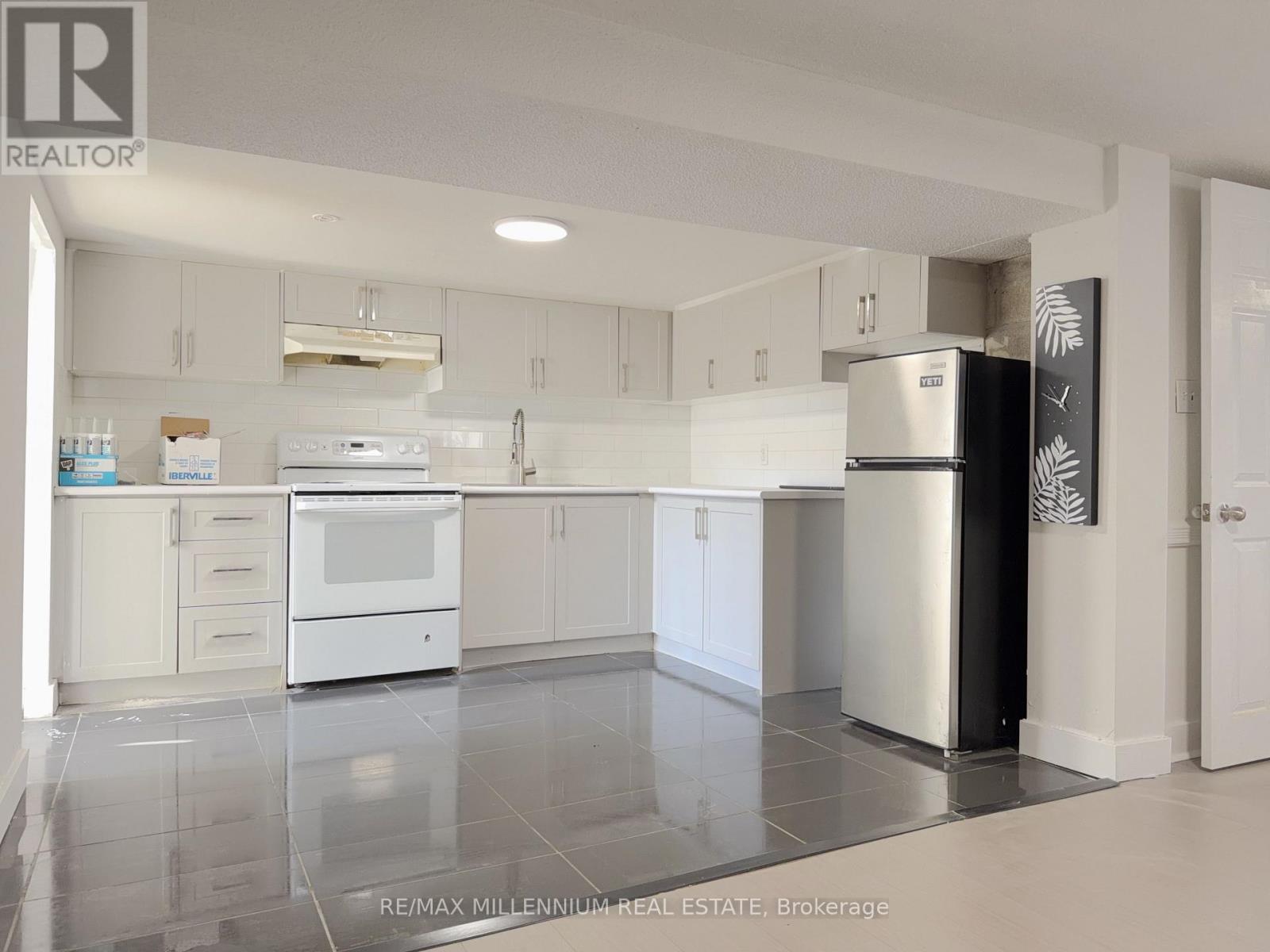 120 Duncanwoods Drive, Toronto, Ontario  M9L 2E1 - Photo 37 - W13218462
