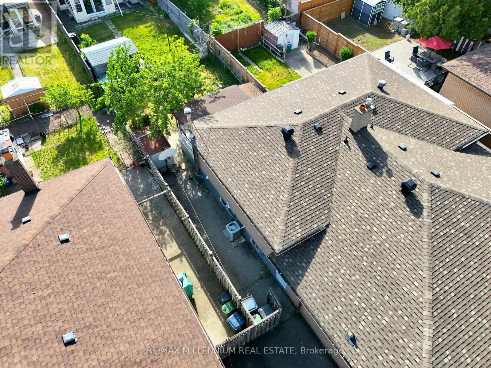 120 Duncanwoods Drive, Toronto, Ontario  M9L 2E1 - Photo 38 - W13218462