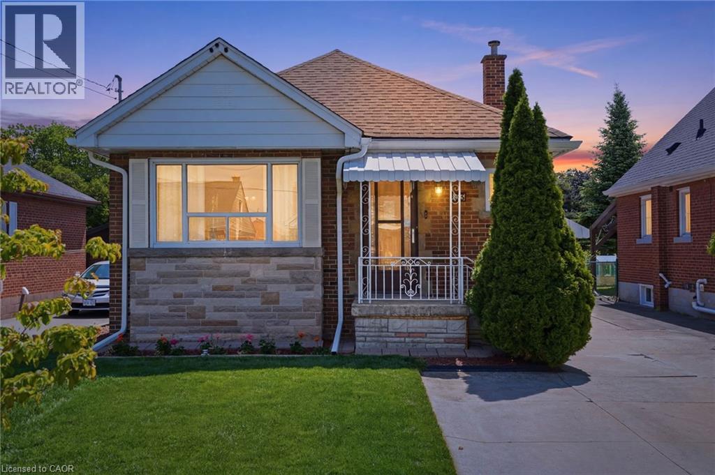 133 BELAND Avenue S, Hamilton, Ontario