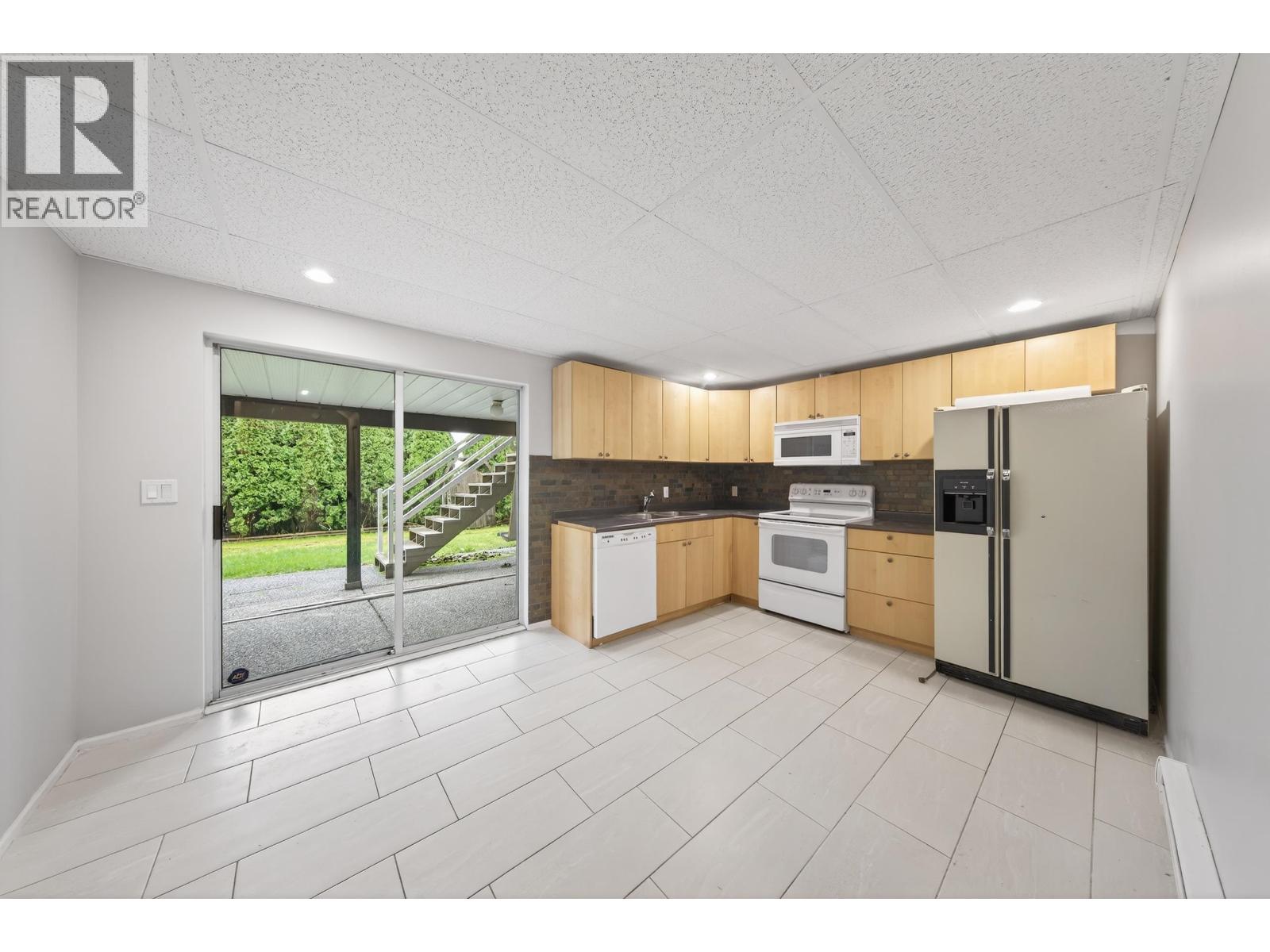 2562 Fuchsia Place, Coquitlam, British Columbia  V3E 2M7 - Photo 29 - R3132702