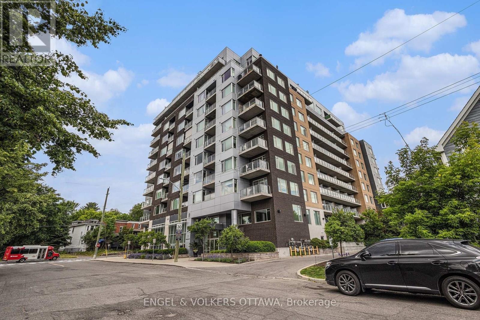 318 - 7 Marquette Avenue, Ottawa, Ontario  K1L 8A7 - Photo 2 - X13249384