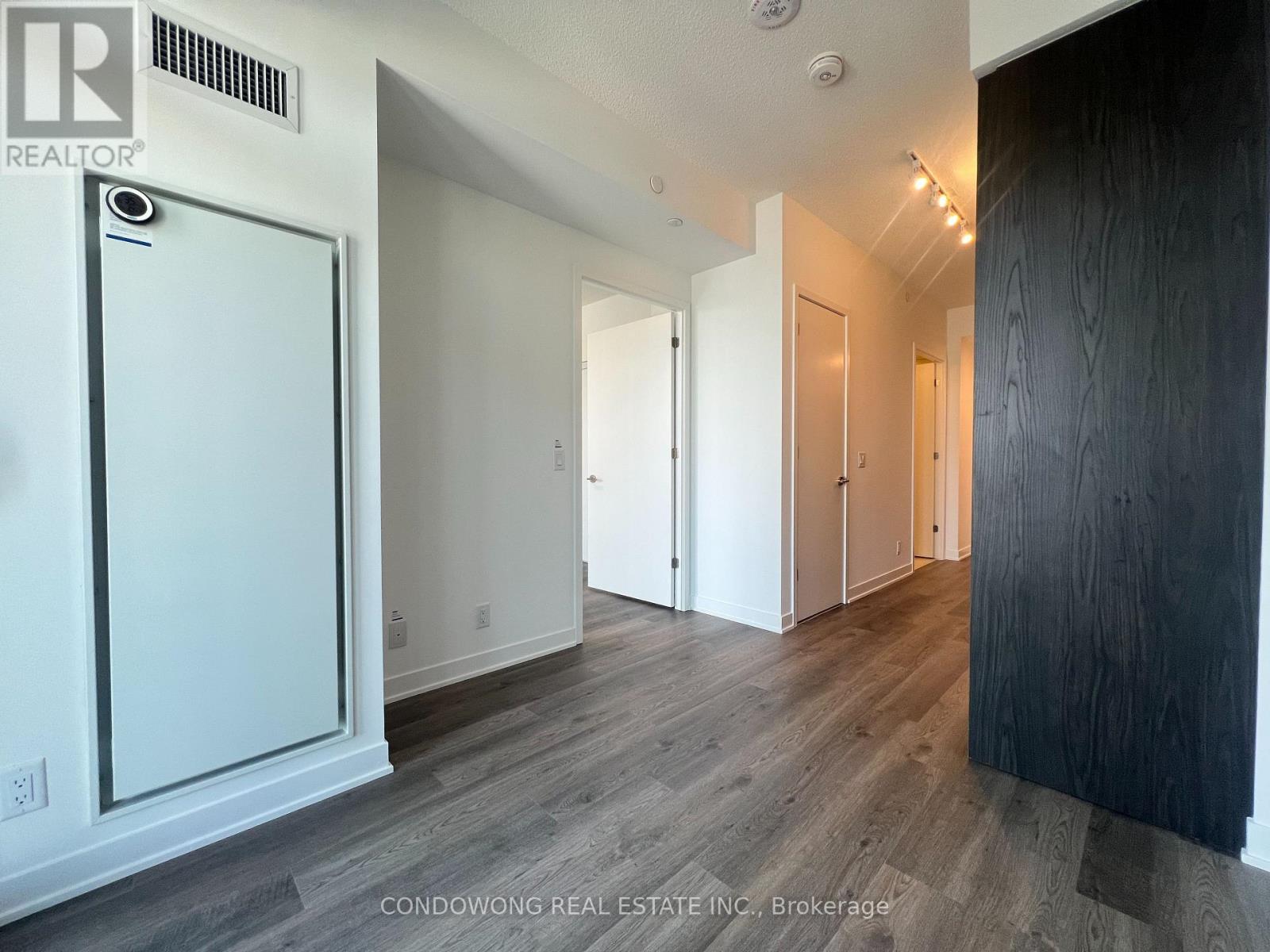 2702 - 180 Front Street E, Toronto, Ontario  M5A 0A9 - Photo 4 - C13243946