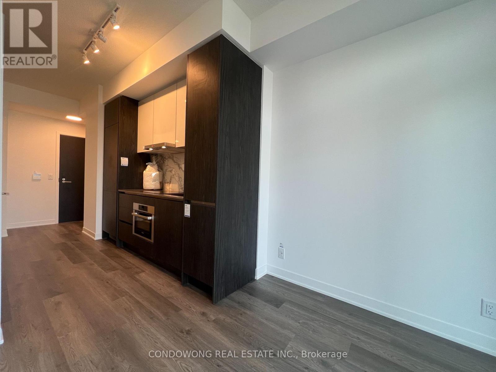 2702 - 180 Front Street E, Toronto, Ontario  M5A 0A9 - Photo 2 - C13243946