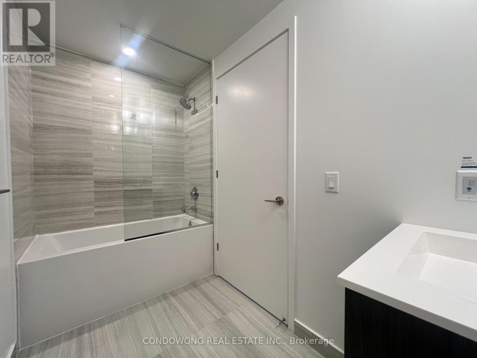 2702 - 180 Front Street E, Toronto, Ontario  M5A 0A9 - Photo 9 - C13243946