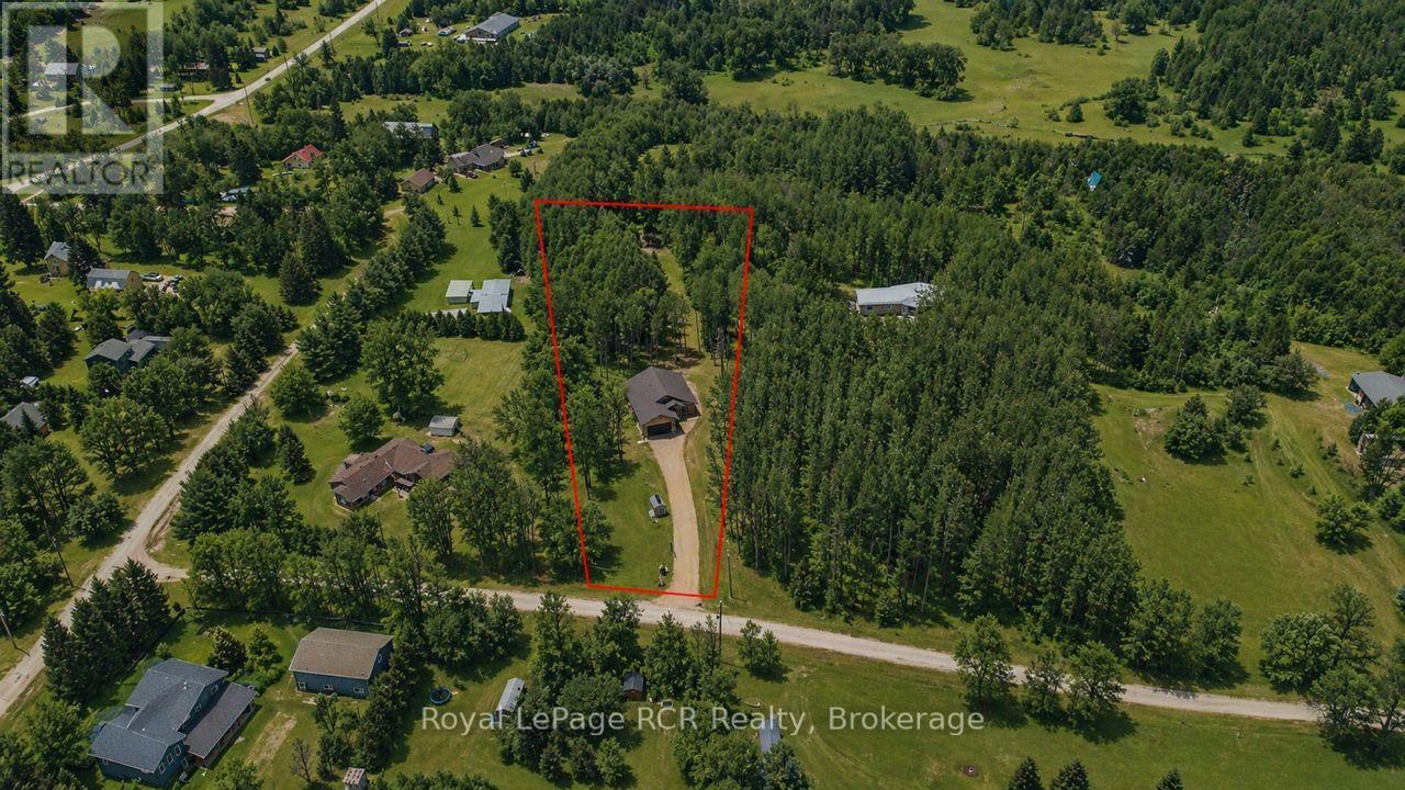 167 Prince Street, Grey Highlands, Ontario  N0C 1K0 - Photo 3 - X12793656