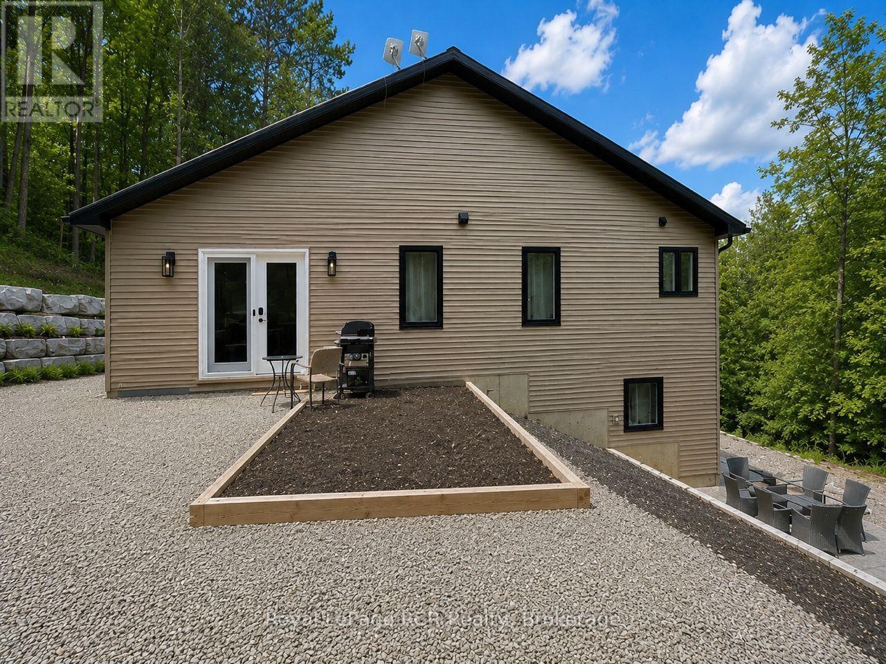 167 Prince Street, Grey Highlands, Ontario  N0C 1K0 - Photo 38 - X12793656