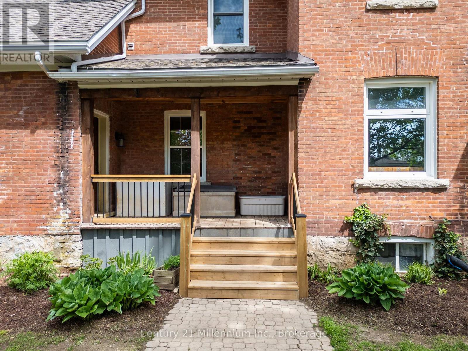 296 Garafraxa St Street, Chatsworth, Ontario  N0H 1G0 - Photo 3 - X12887100
