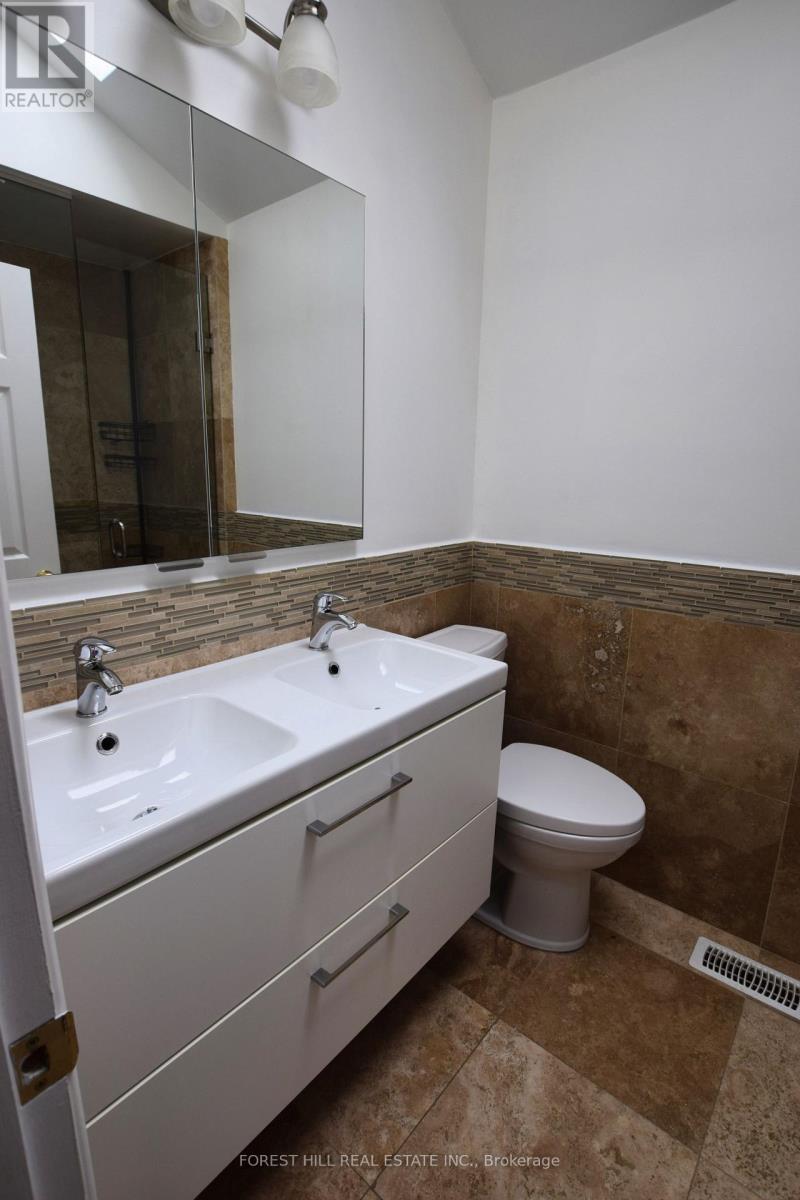 221 Park Home Avenue, Toronto, Ontario  M2R 1A1 - Photo 14 - C13249308