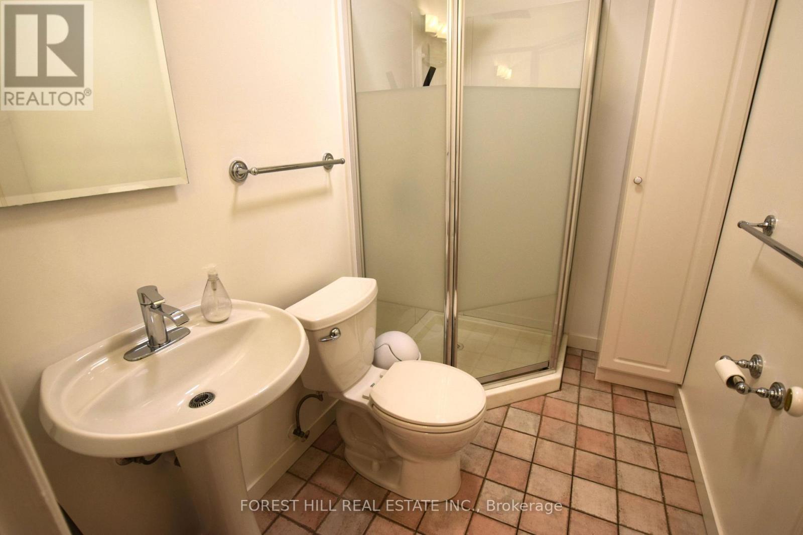 221 Park Home Avenue, Toronto, Ontario  M2R 1A1 - Photo 17 - C13249308