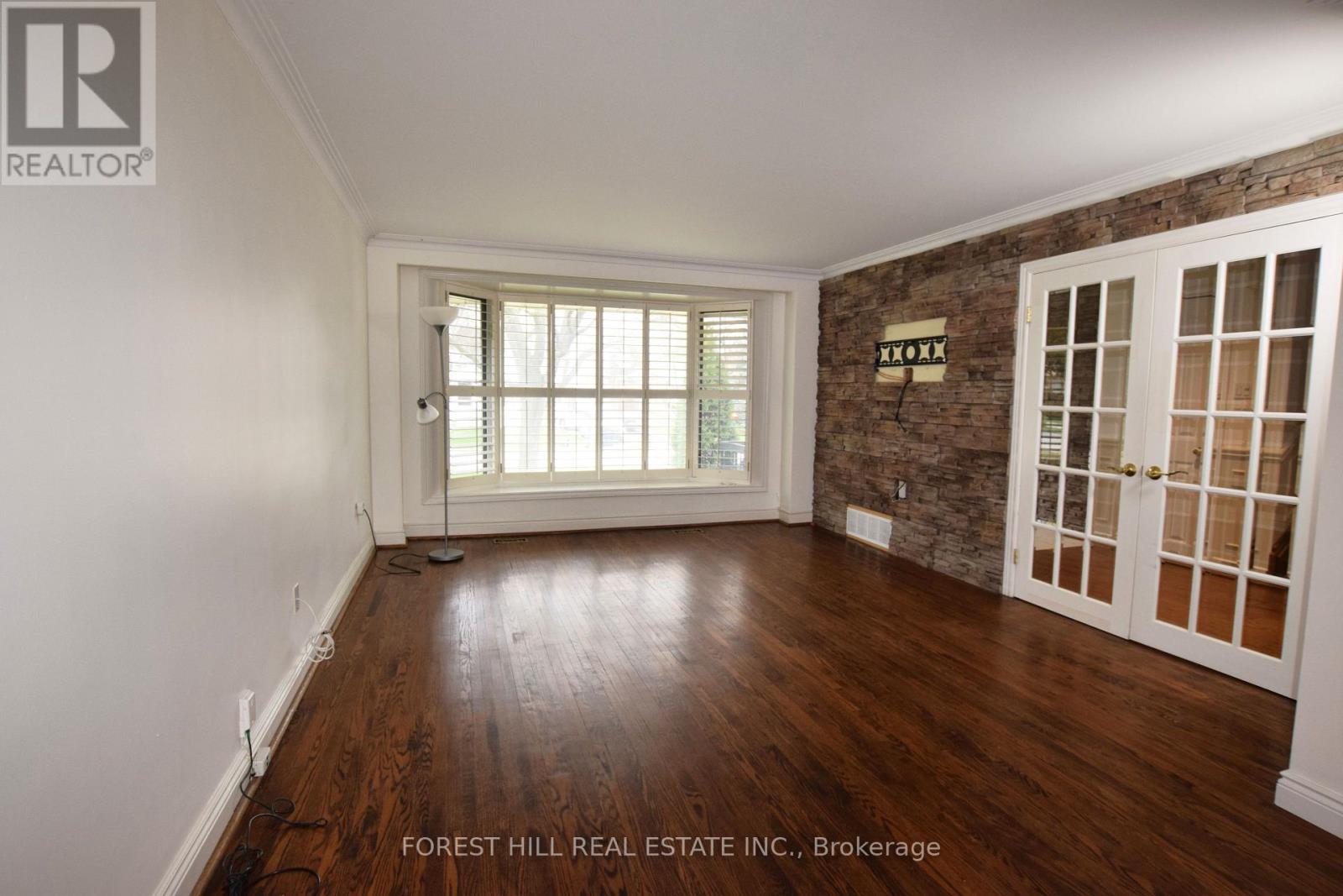 221 Park Home Avenue, Toronto, Ontario  M2R 1A1 - Photo 4 - C13249308