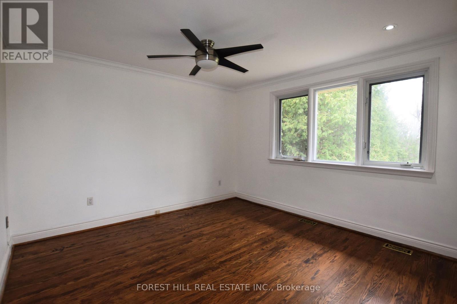 221 Park Home Avenue, Toronto, Ontario  M2R 1A1 - Photo 6 - C13249308