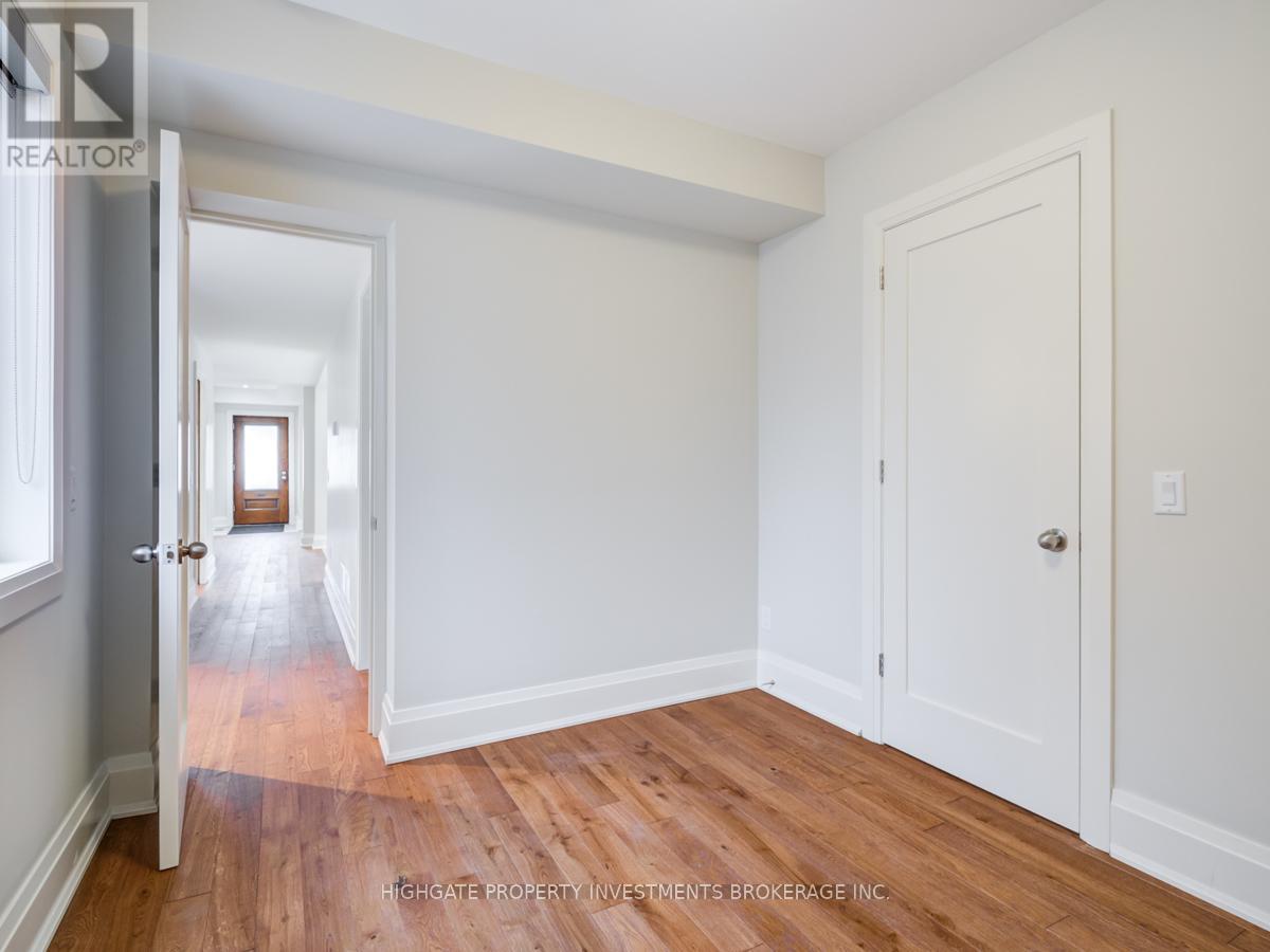 Main - 129 Hilton Avenue, Toronto, Ontario  M5R 3E8 - Photo 15 - C13249318