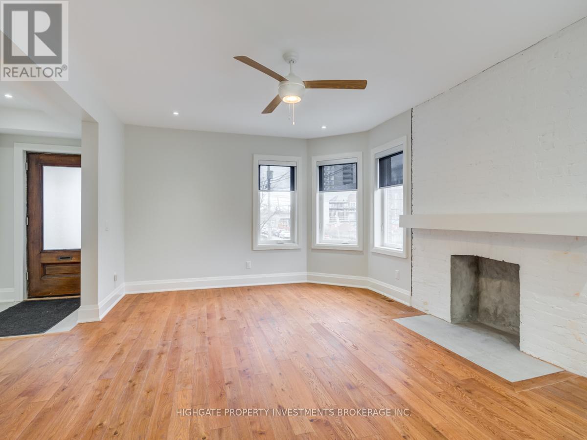 Main - 129 Hilton Avenue, Toronto, Ontario  M5R 3E8 - Photo 3 - C13249318