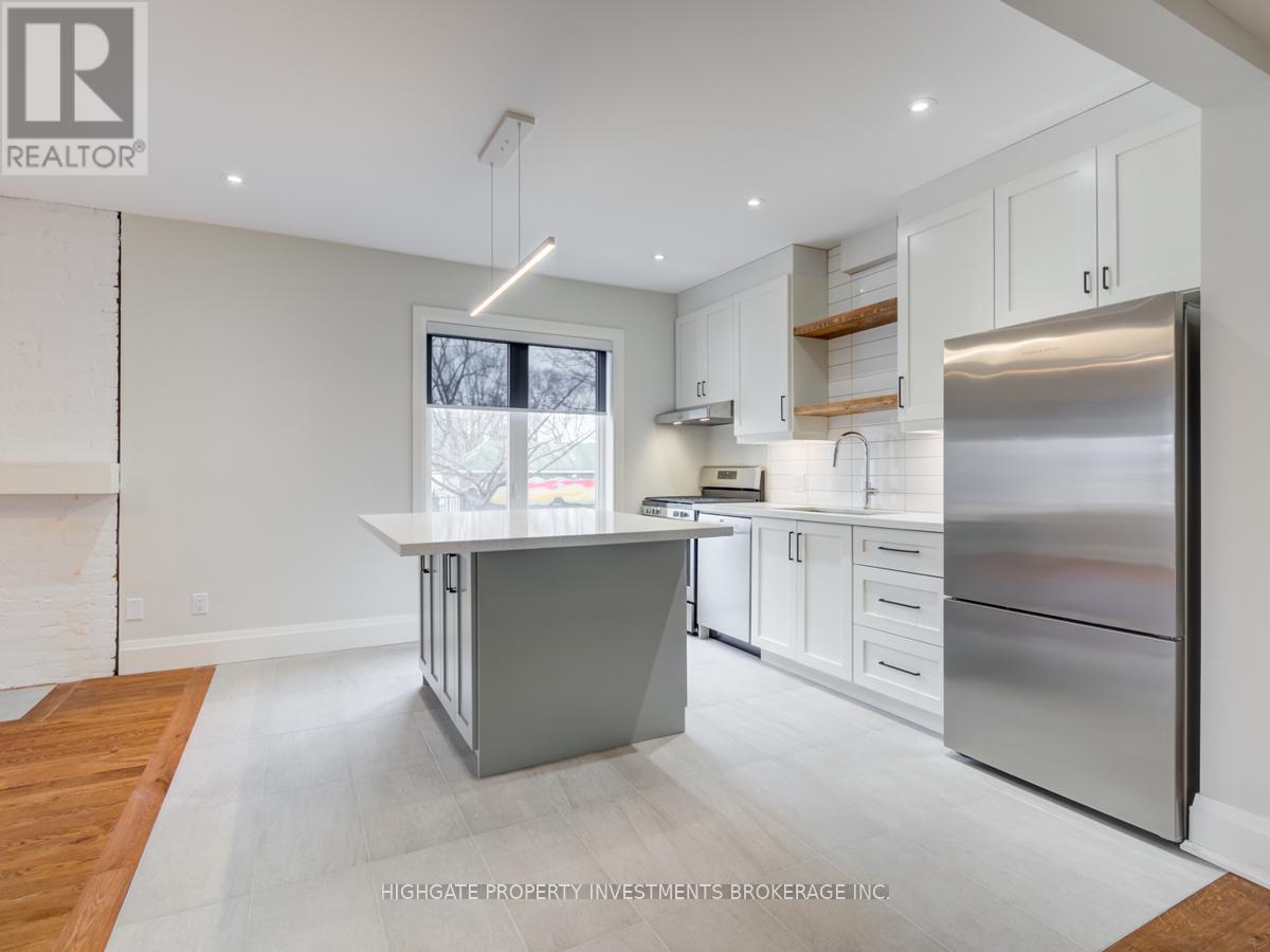 Main - 129 Hilton Avenue, Toronto, Ontario  M5R 3E8 - Photo 8 - C13249318