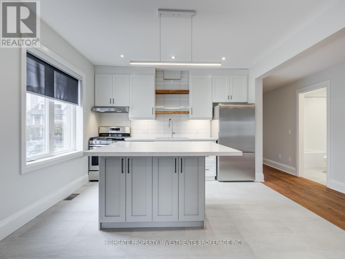 Main - 129 Hilton Avenue, Toronto, Ontario  M5R 3E8 - Photo 9 - C13249318