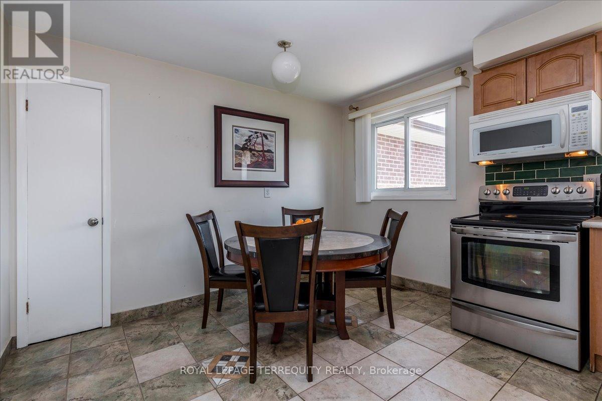 44 Margaret Avenue, Toronto, Ontario  M2J 4C3 - Photo 10 - C13249324