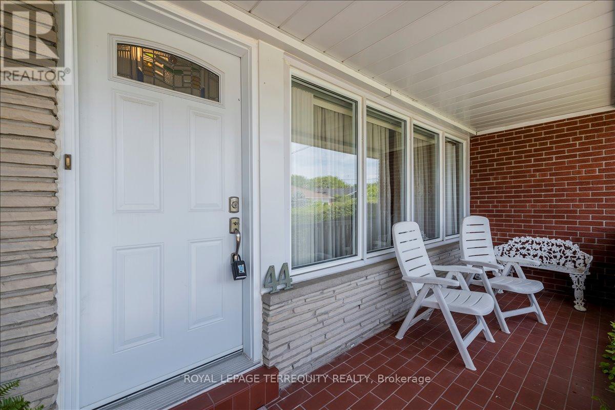 44 Margaret Avenue, Toronto, Ontario  M2J 4C3 - Photo 3 - C13249324