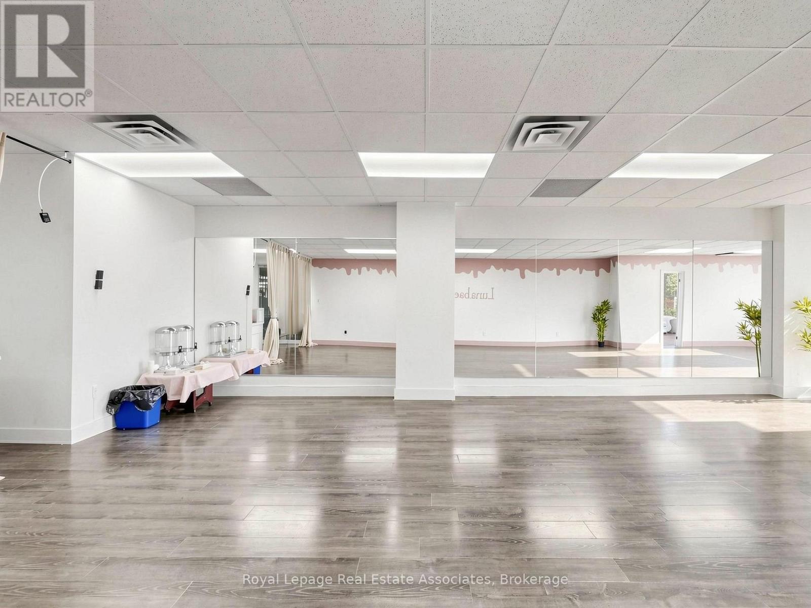 Second Level - 685 Queen Street W, Toronto, Ontario  M6J 1E6 - Photo 14 - C13249346