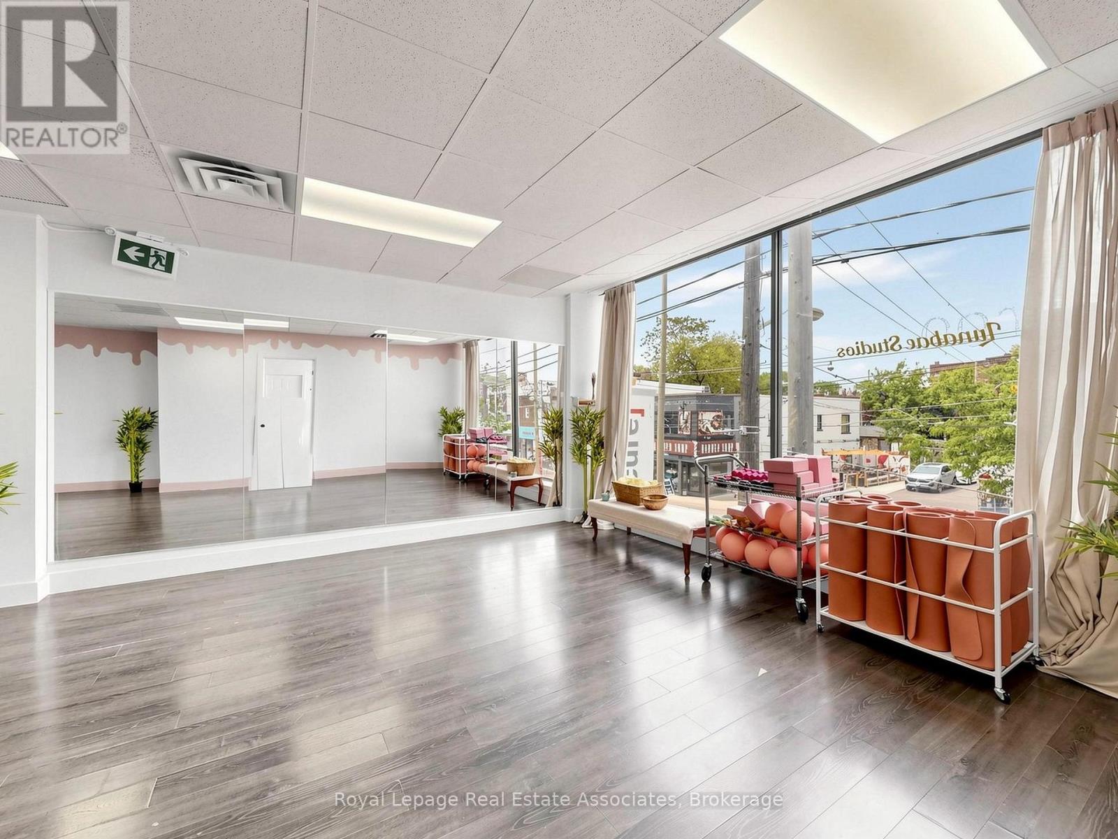 Second Level - 685 Queen Street W, Toronto, Ontario  M6J 1E6 - Photo 15 - C13249346