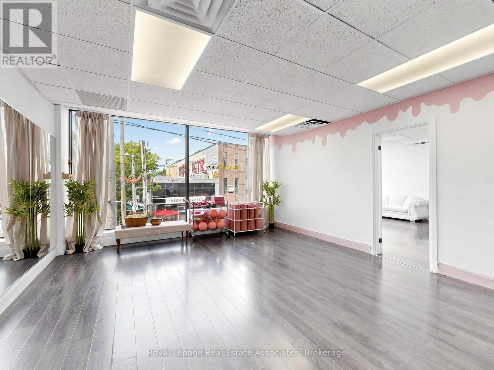 Second Level - 685 Queen Street W, Toronto, Ontario  M6J 1E6 - Photo 16 - C13249346