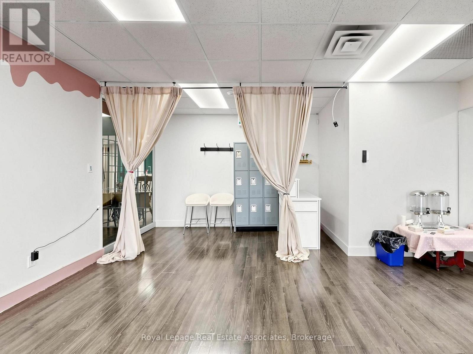 Second Level - 685 Queen Street W, Toronto, Ontario  M6J 1E6 - Photo 18 - C13249346