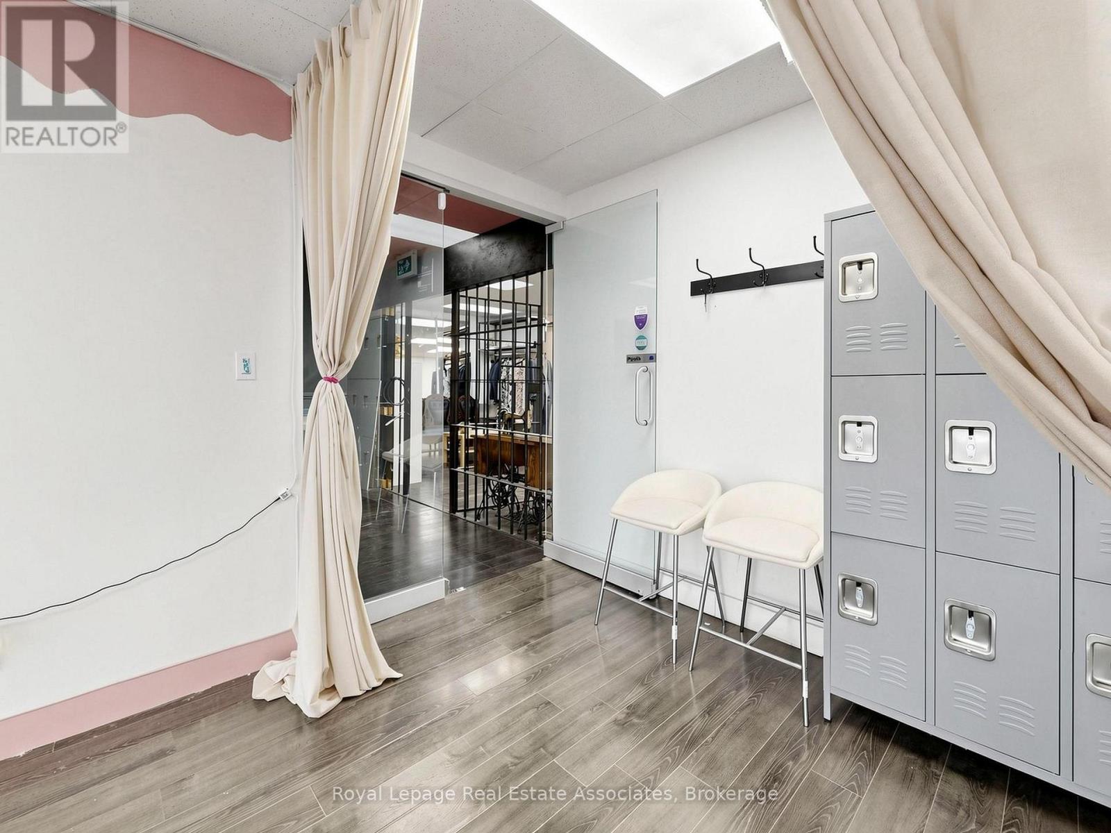 Second Level - 685 Queen Street W, Toronto, Ontario  M6J 1E6 - Photo 20 - C13249346