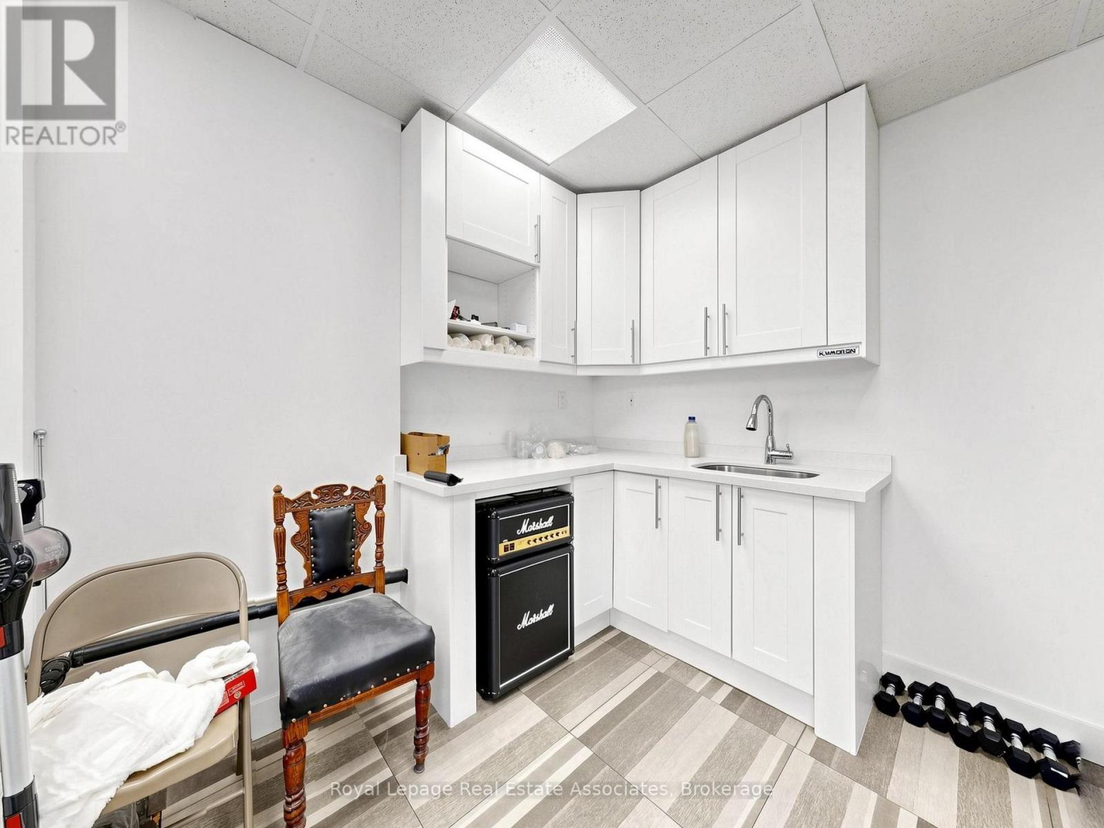 Second Level - 685 Queen Street W, Toronto, Ontario  M6J 1E6 - Photo 26 - C13249346