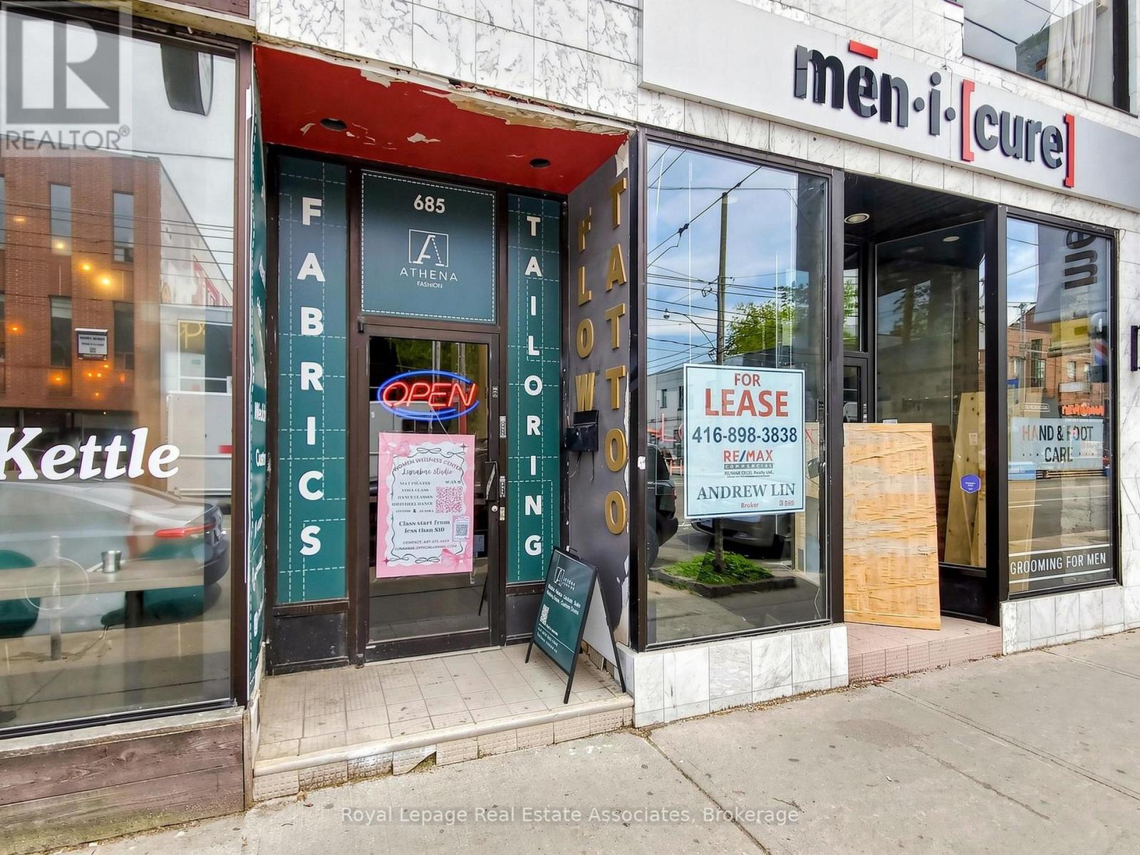 Second Level - 685 Queen Street W, Toronto, Ontario  M6J 1E6 - Photo 5 - C13249346