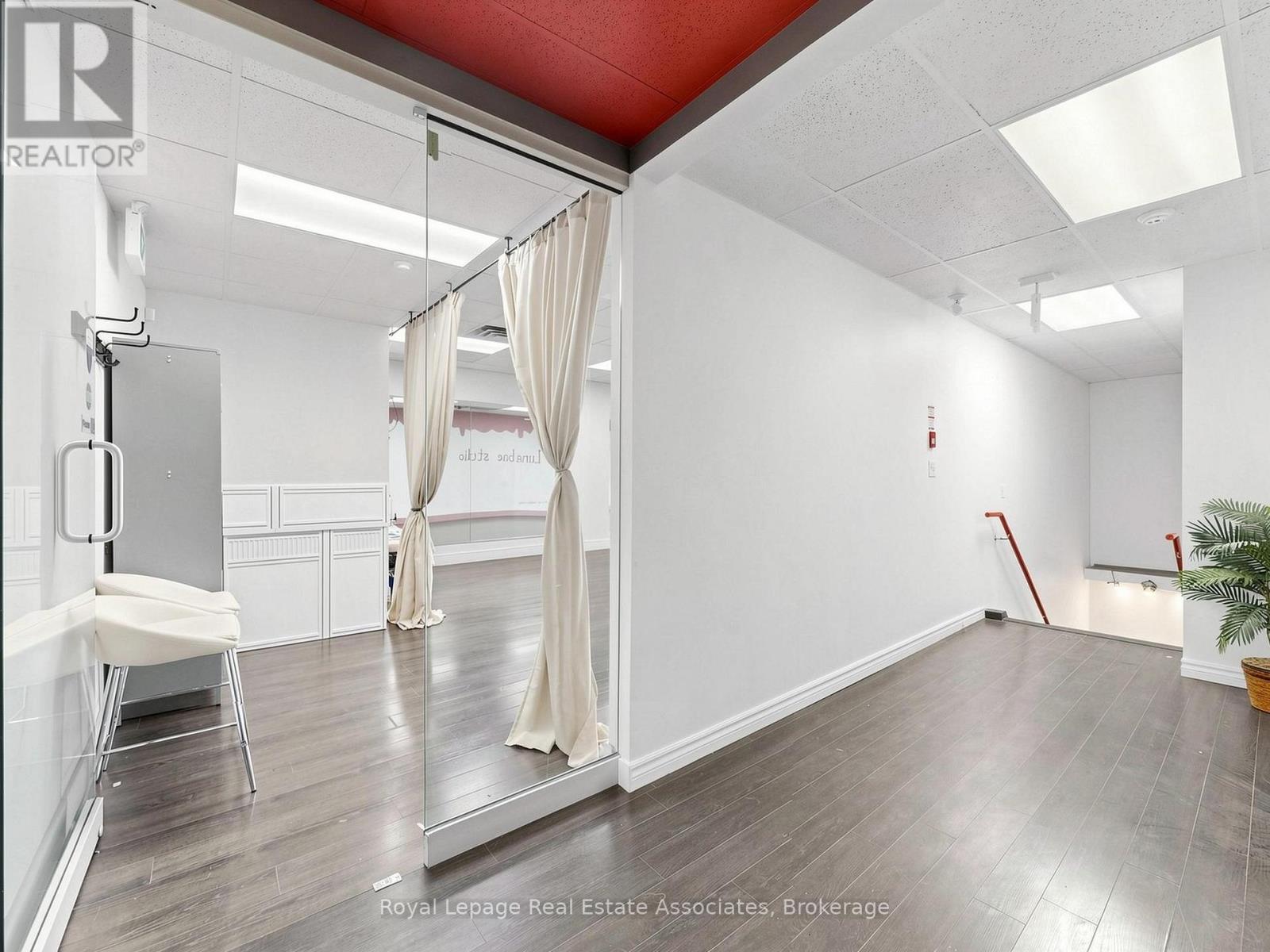 Second Level - 685 Queen Street W, Toronto, Ontario  M6J 1E6 - Photo 8 - C13249346