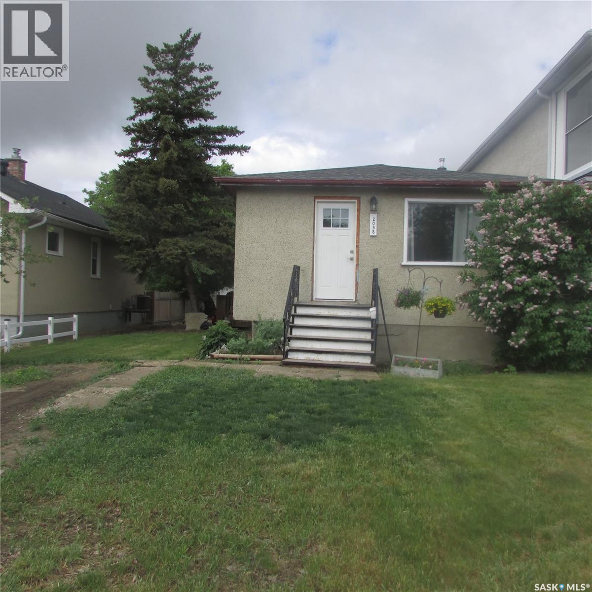 2058 Alexandra Street, Regina, Saskatchewan  S4T 4P5 - Photo 2 - SK038457