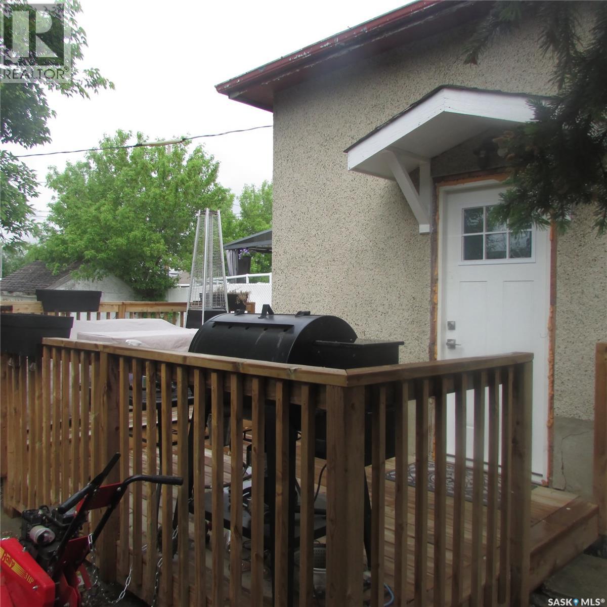 2058 Alexandra Street, Regina, Saskatchewan  S4T 4P5 - Photo 4 - SK038457