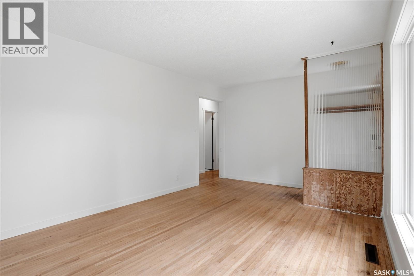 1420 Aberdeen Street, Regina, Saskatchewan  S4T 5K4 - Photo 8 - SK038351