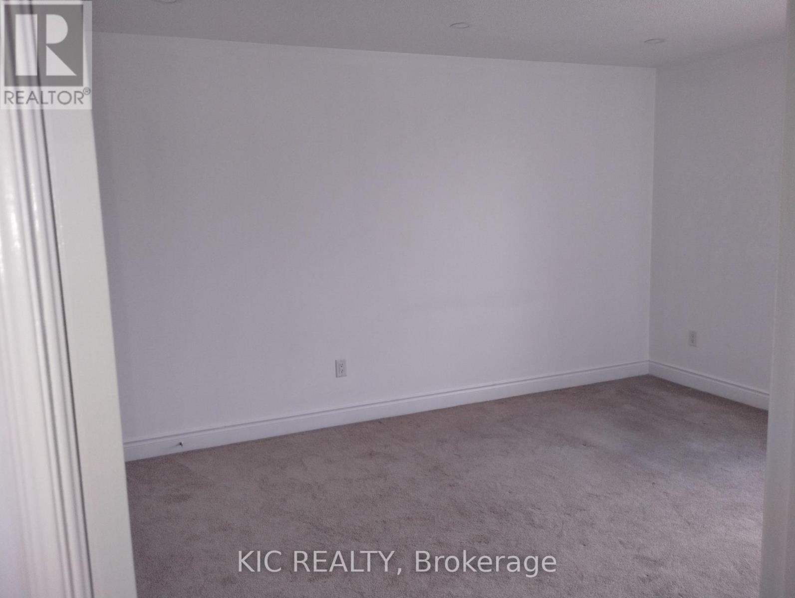 Upper - 1461 Lormel Gate Avenue, Innisfil, Ontario  L0L 1W0 - Photo 15 - N13249228