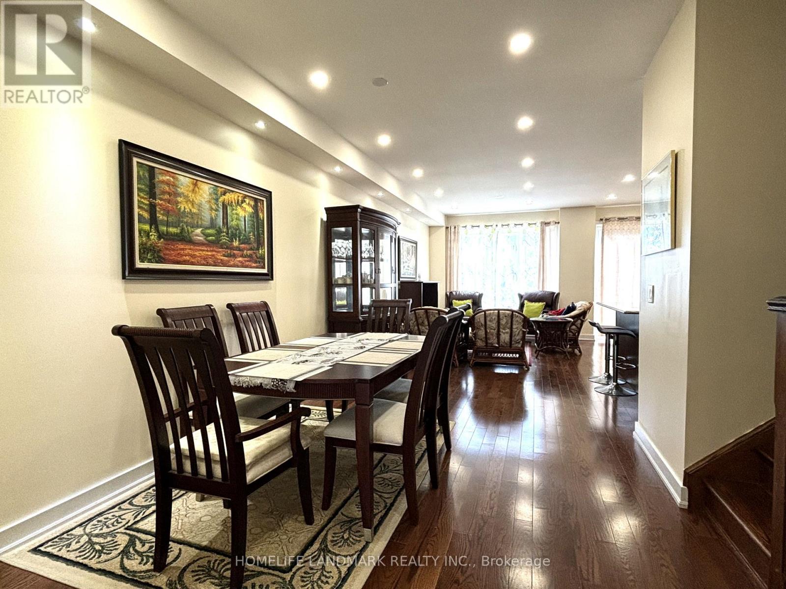 11 Kohl Street, Richmond Hill, Ontario  L4E 1C6 - Photo 4 - N13249356