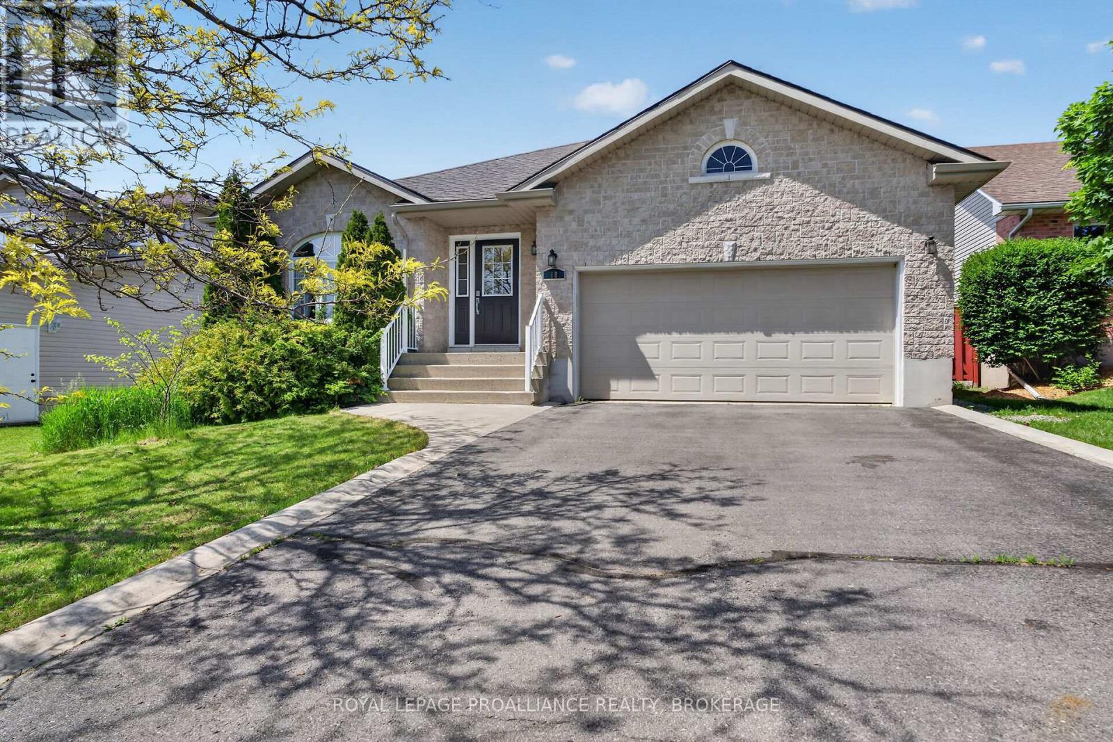 18 Mckeown Crescent, Loyalist, Ontario  K7N 1Y3 - Photo 1 - X13249568