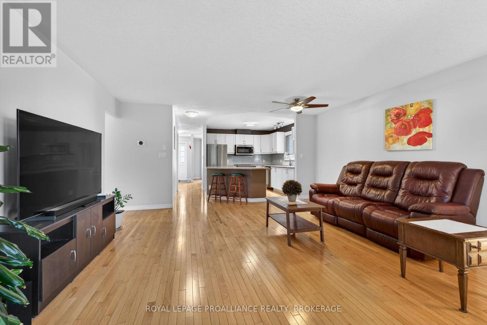 18 Mckeown Crescent, Loyalist, Ontario  K7N 1Y3 - Photo 12 - X13249568