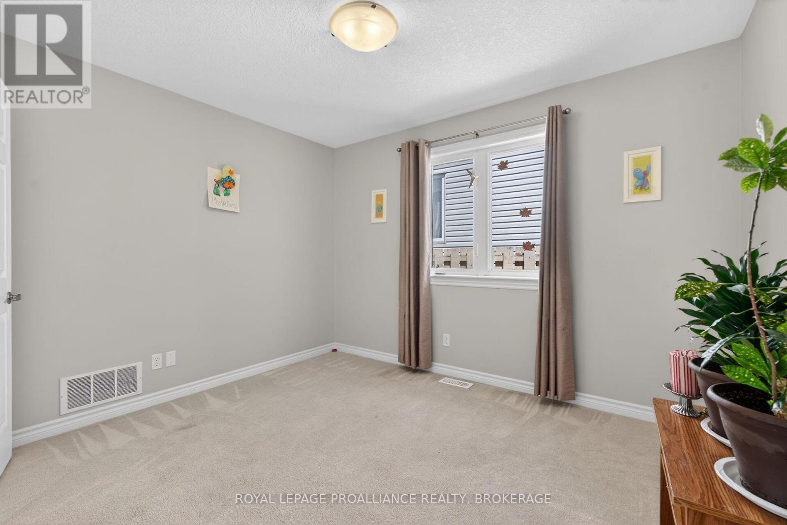 18 Mckeown Crescent, Loyalist, Ontario  K7N 1Y3 - Photo 24 - X13249568