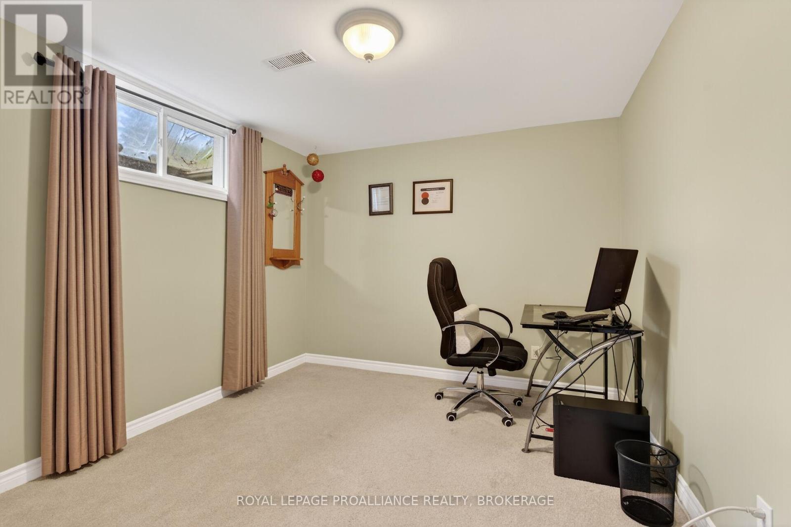 18 Mckeown Crescent, Loyalist, Ontario  K7N 1Y3 - Photo 35 - X13249568