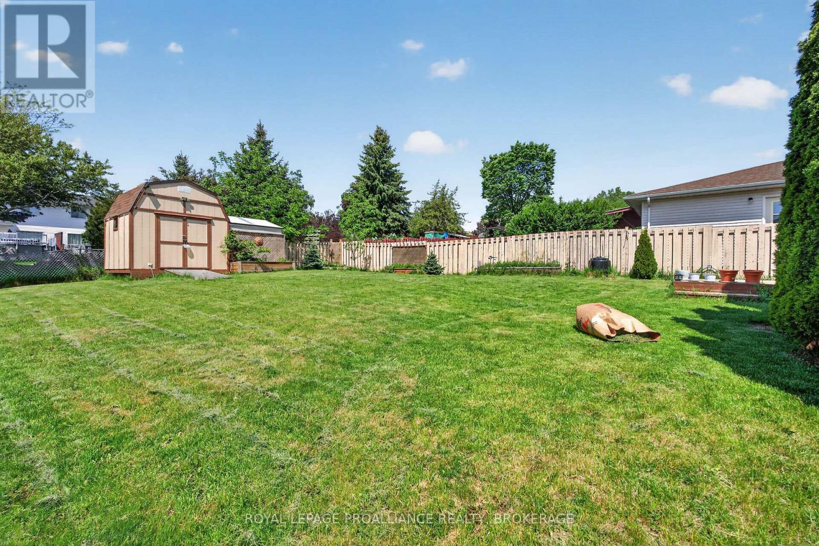 18 Mckeown Crescent, Loyalist, Ontario  K7N 1Y3 - Photo 39 - X13249568