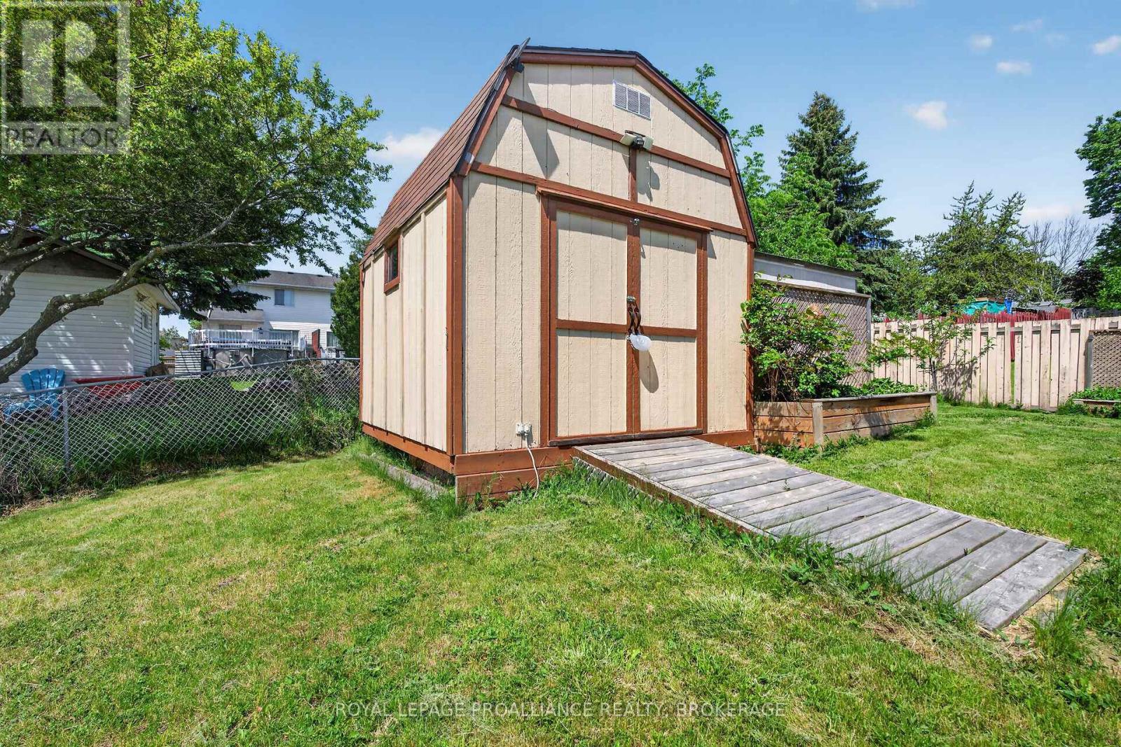 18 Mckeown Crescent, Loyalist, Ontario  K7N 1Y3 - Photo 40 - X13249568