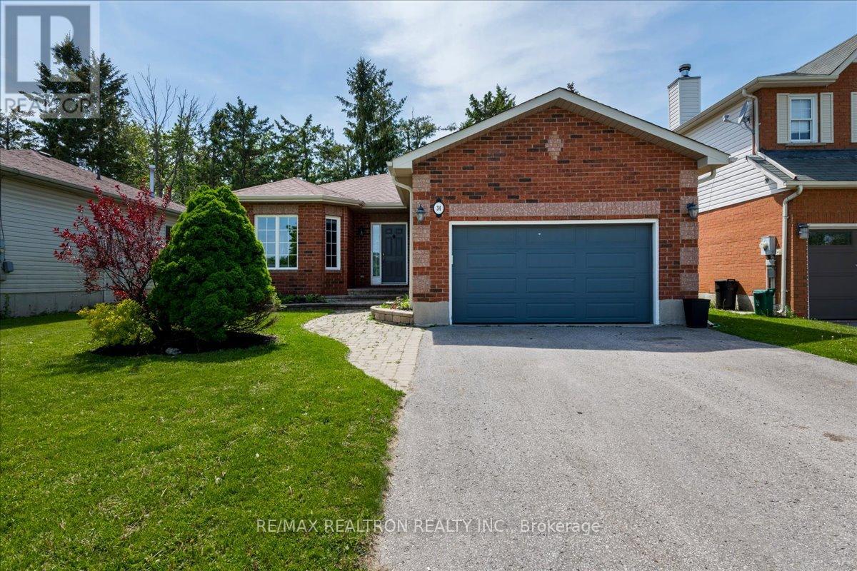 34 O'shaughnessy Crescent, Barrie, Ontario  L4N 7L8 - Photo 1 - S13249310