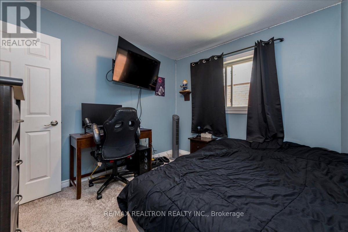 34 O'shaughnessy Crescent, Barrie, Ontario  L4N 7L8 - Photo 13 - S13249310