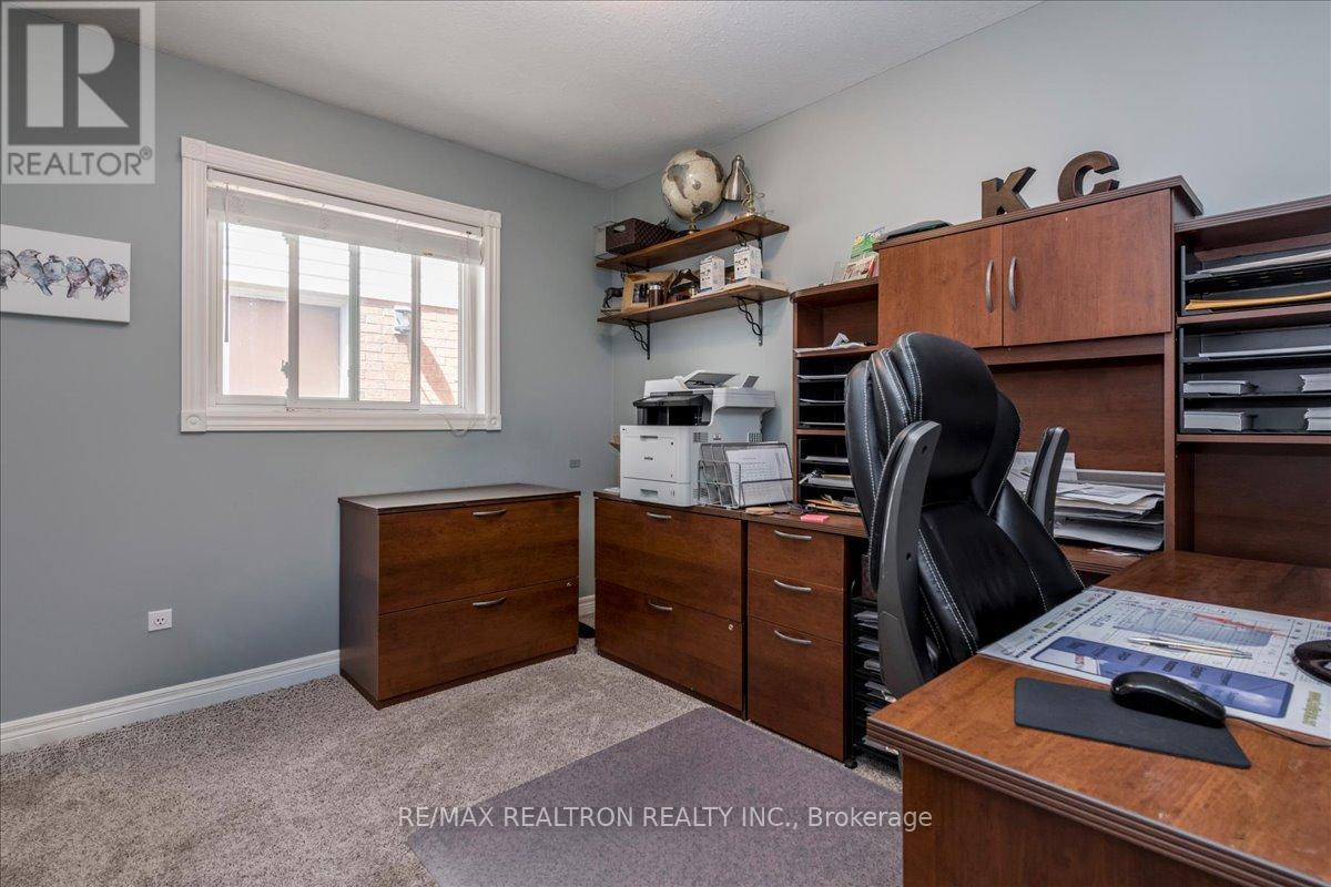 34 O'shaughnessy Crescent, Barrie, Ontario  L4N 7L8 - Photo 15 - S13249310