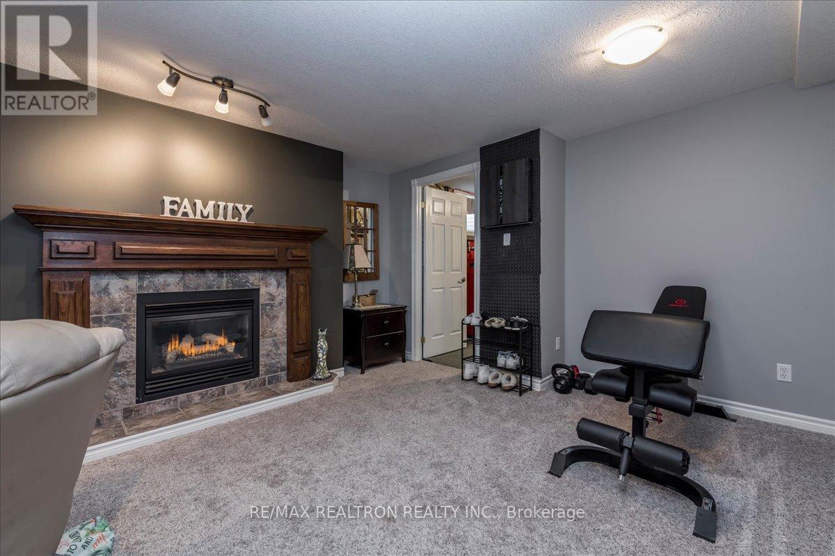 34 O'shaughnessy Crescent, Barrie, Ontario  L4N 7L8 - Photo 19 - S13249310